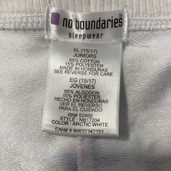 Cute Jogger Capri with tramp stamp
Size Ins Junior - Picture 6 of 6